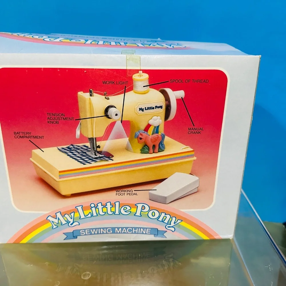 MY LITTLE PONY G1 VTG 1984 FIREFLY SEWING MACHINE & FOOT PETAL LIGHTS UP & RUNS - Picture 6 of 13